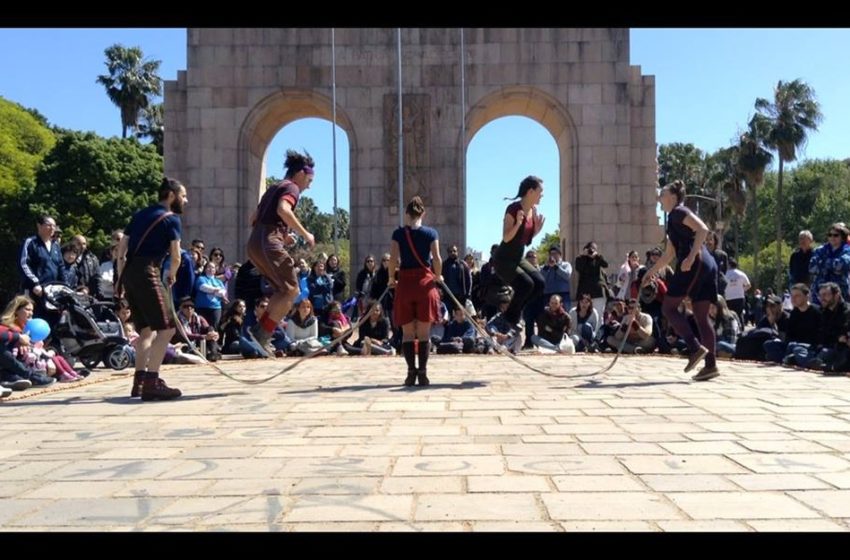  Escola de Porto Alegre cancela apresentações de peça de teatro que usa linguagem neutra