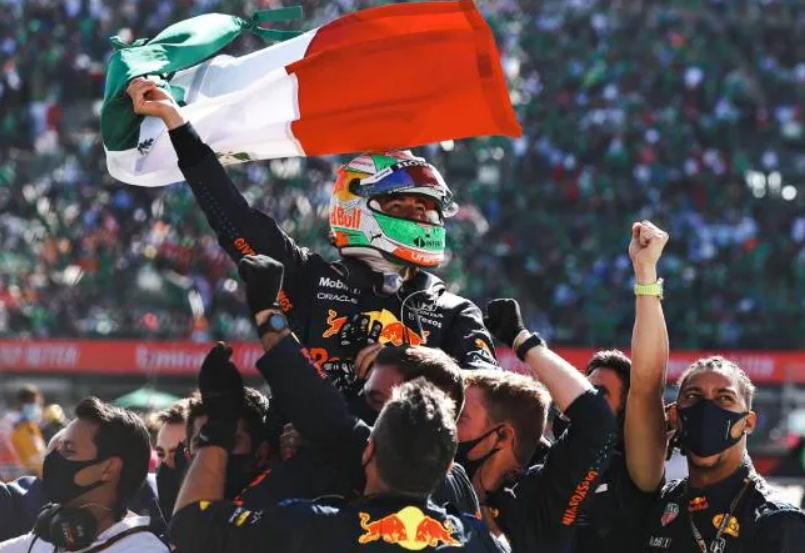  F1: Torcida mexicana coloca pimenta na festa de 3º lugar de Checo Pérez