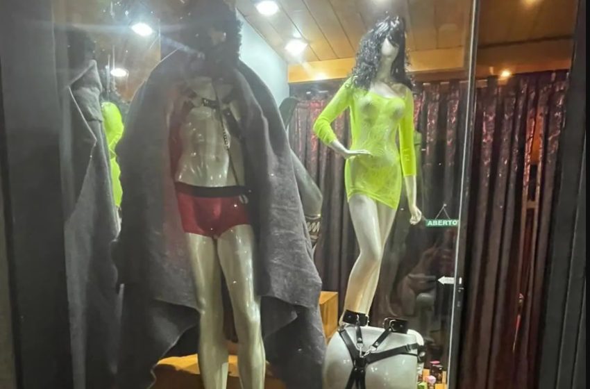  Sex shop de BH lança fantasia de mendigo agredido por personal