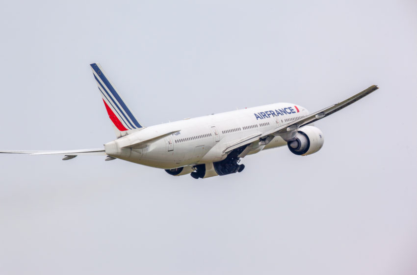  Barraco nas alturas: Pilotos da Air France saem no tapa na cabine durante voo Genebra-Paris