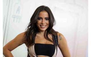  Anitta relembra perrengue na ‘Hora H’ com famoso internacional: ’40 minutos no banheiro’