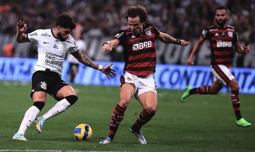  Corinthians e Flamengo perdem chances e empatam no 1º jogo da final