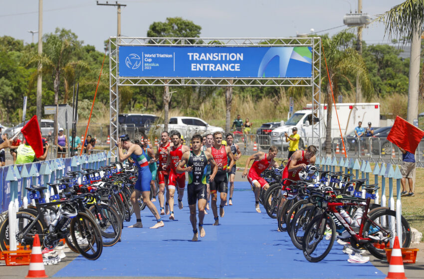  Mais de 80 atletas participam da Copa do Mundo de Triatlo em Brasília