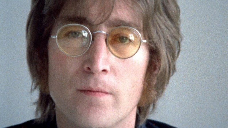  Violão perdido de John Lennon é leiloado por mais de R$ 14 milhões